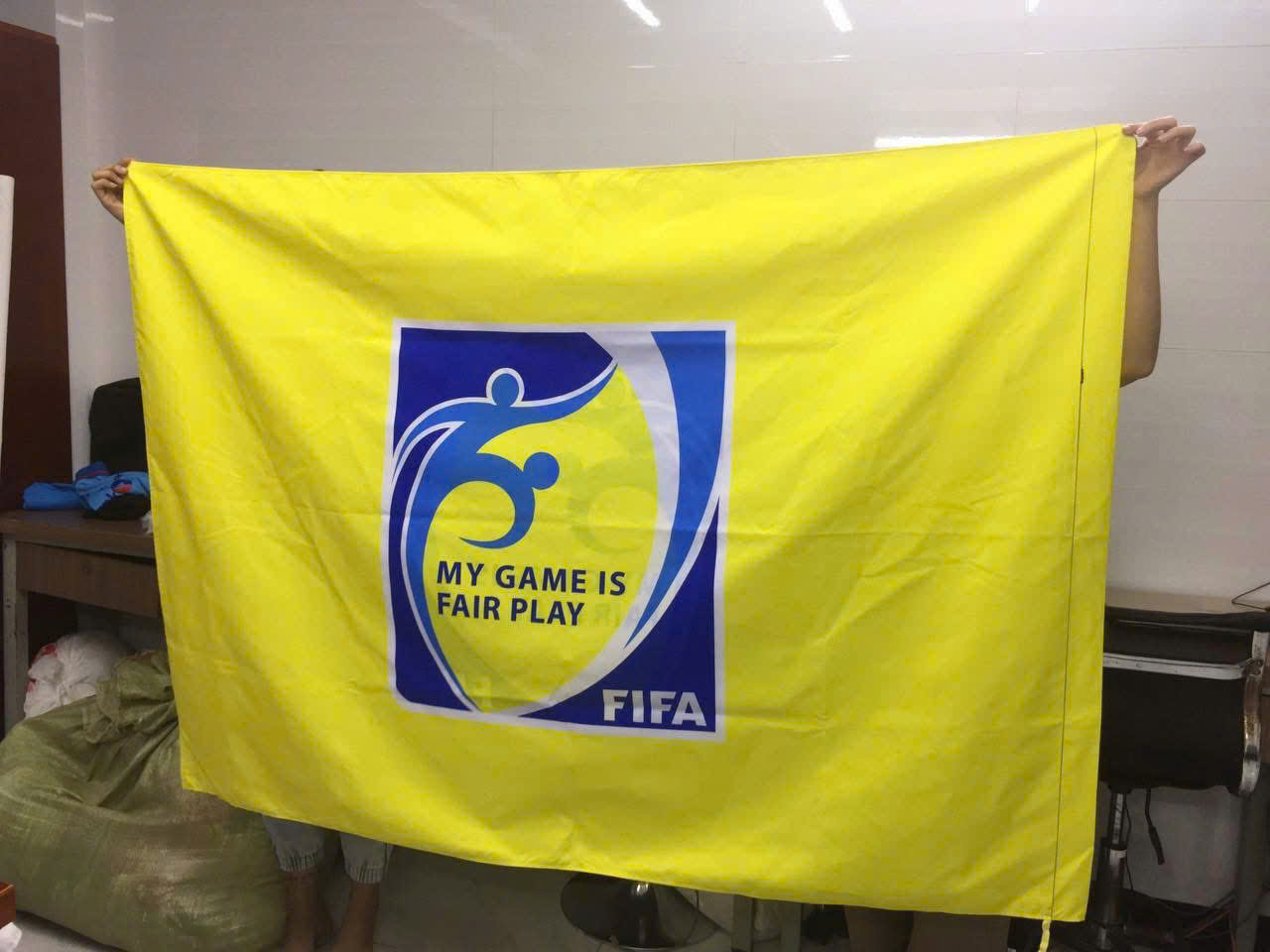 giá in cờ theo yêu cầu- xưởng in cờ INCONI 