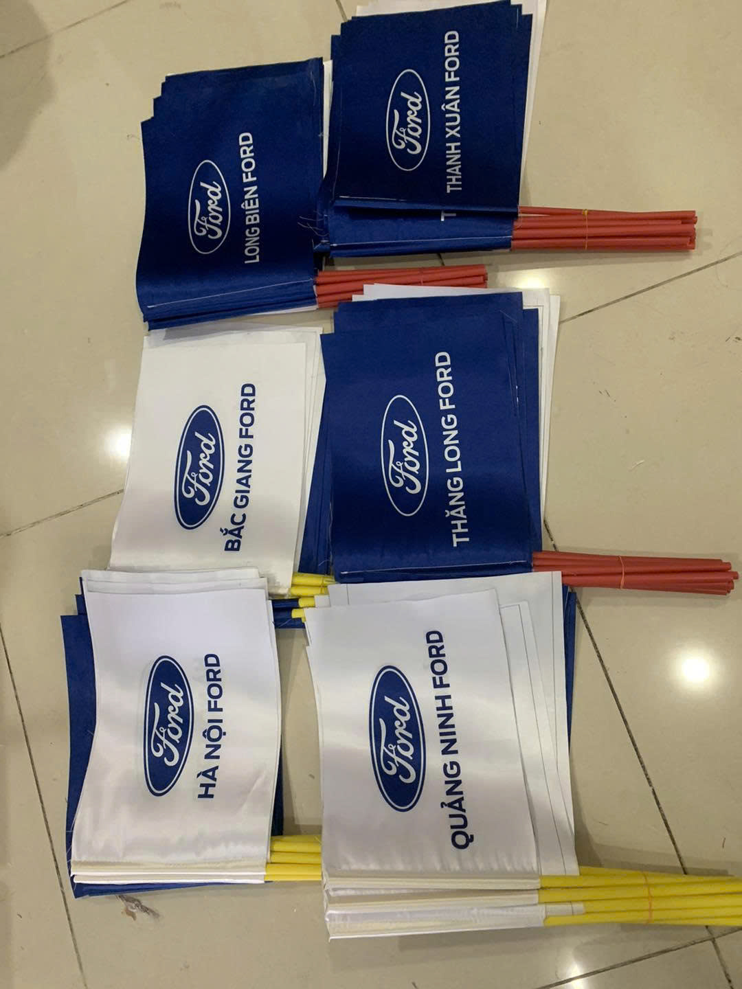 In cờ cầm tay INCONI