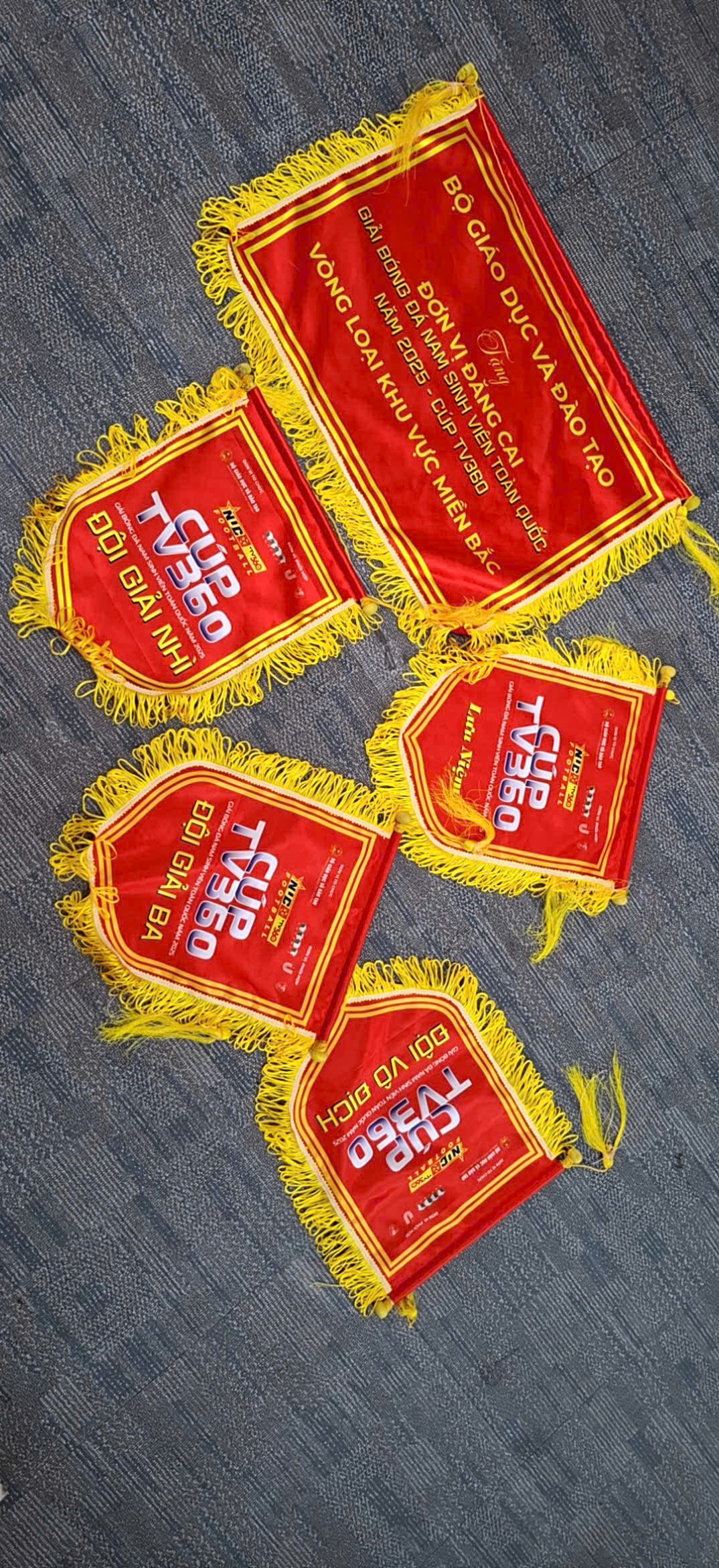 Đặt Cờ Lưu Niệm Thành Phố Hồ Chí Minh 2 Đặt cờ lưu niệm Thành Phố Hồ Chí Minh - INCONI