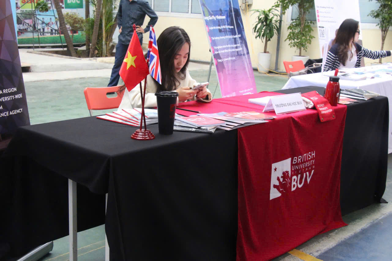 In Khăn Trải Bàn Theo Yêu Cầu – Xưởng In May INCONI Hà Nội 6 z7135122822198 96c6a861533c2a3264a9384580da43c9