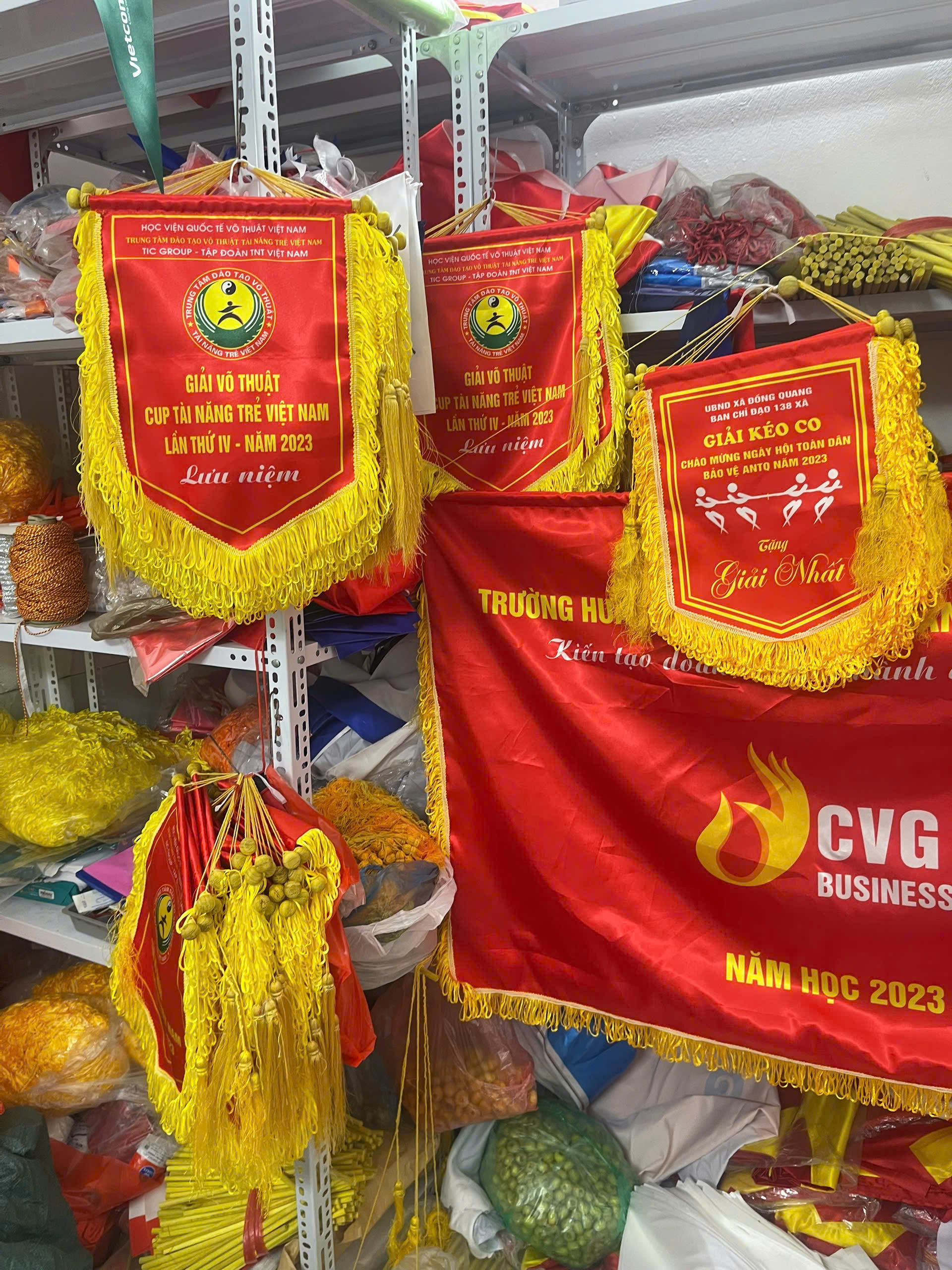 Kích thước cờ lưu niệm - INCONI tư vấn kích thước đẹp chuẩn