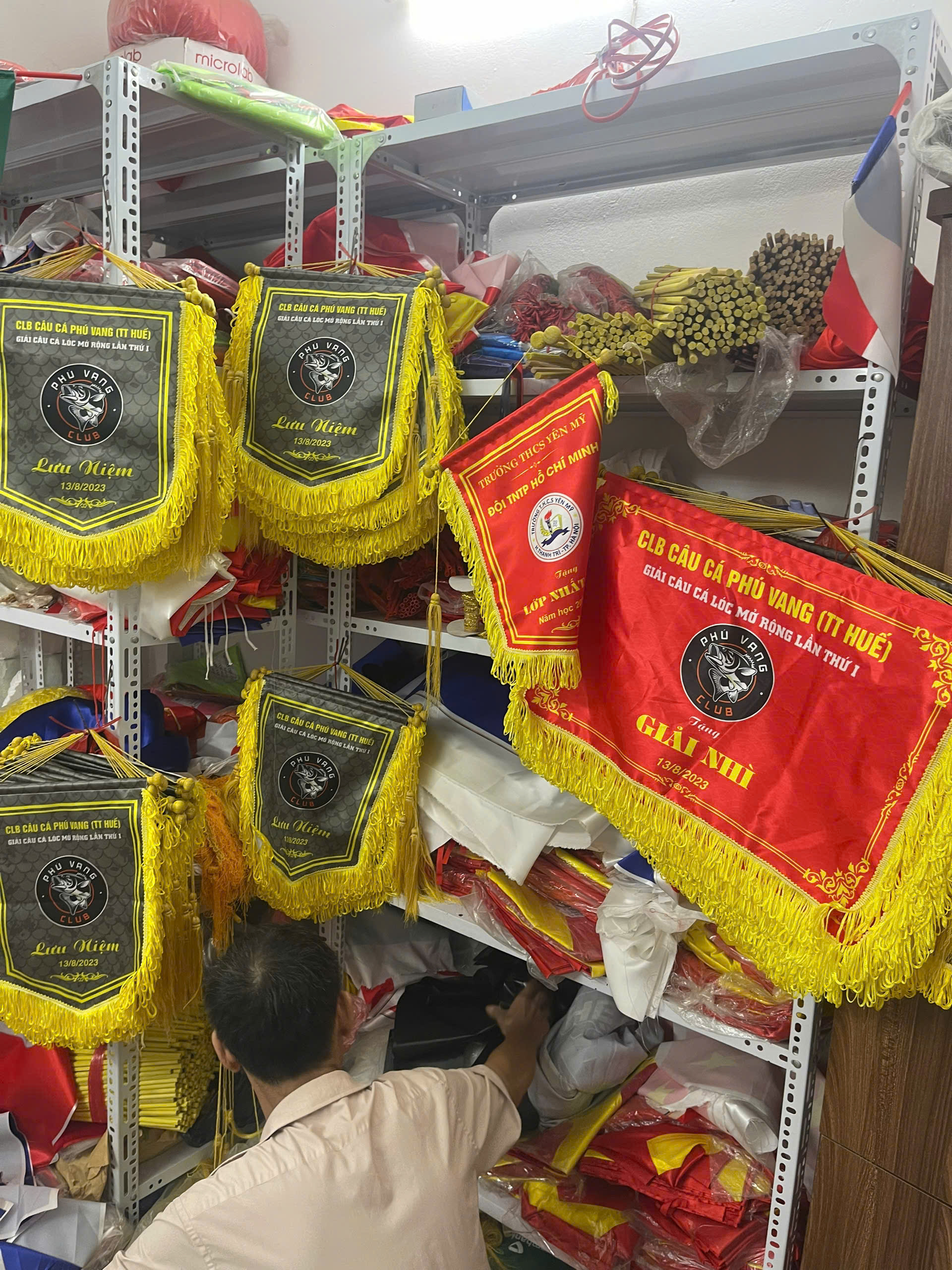 Cờ lưu niệm bao nhiêu tiền - INCONI tư vấn giá minh bạch