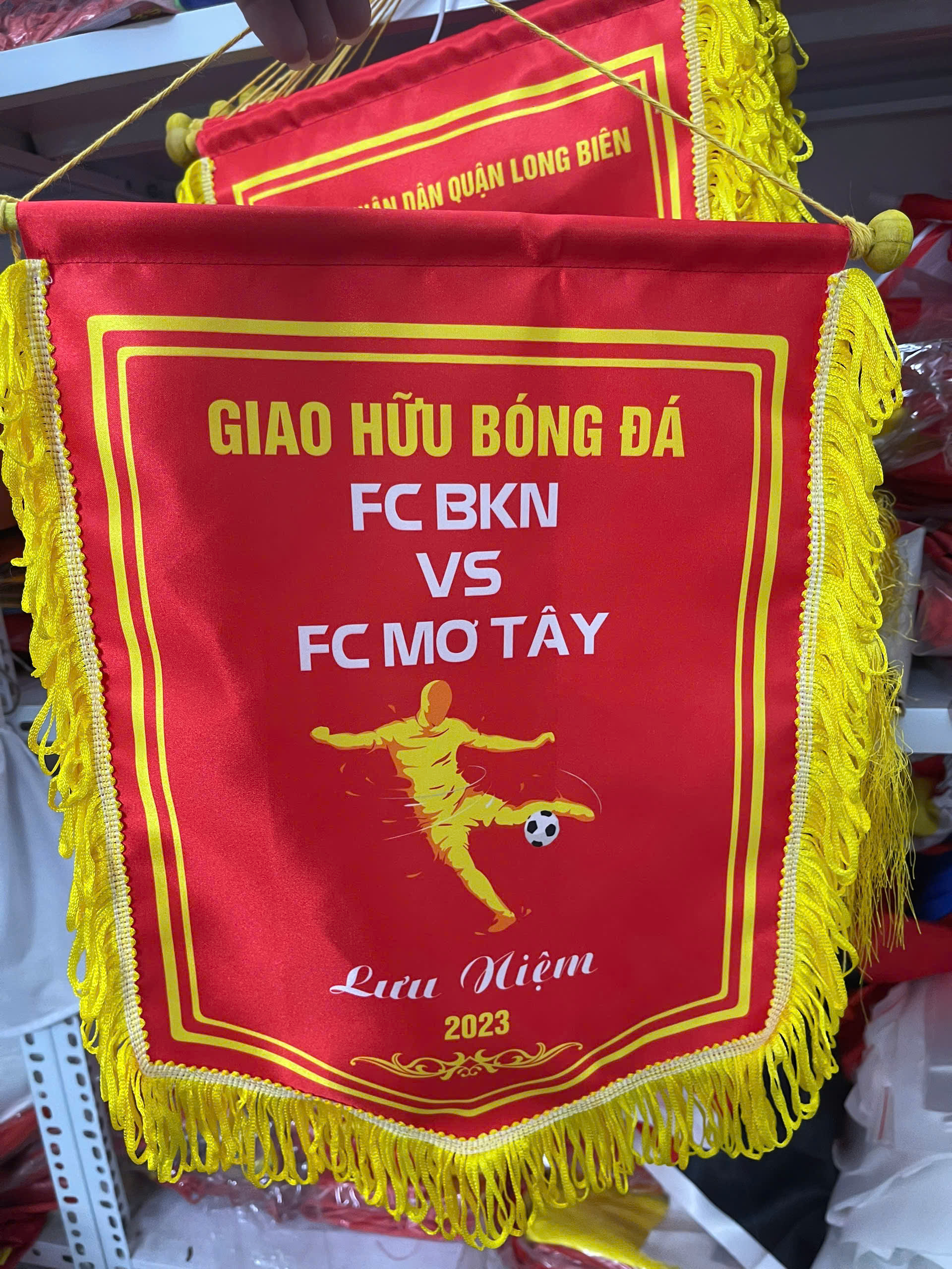 Cờ Lưu Niệm Đá Banh – Xưởng In Cờ INCONI