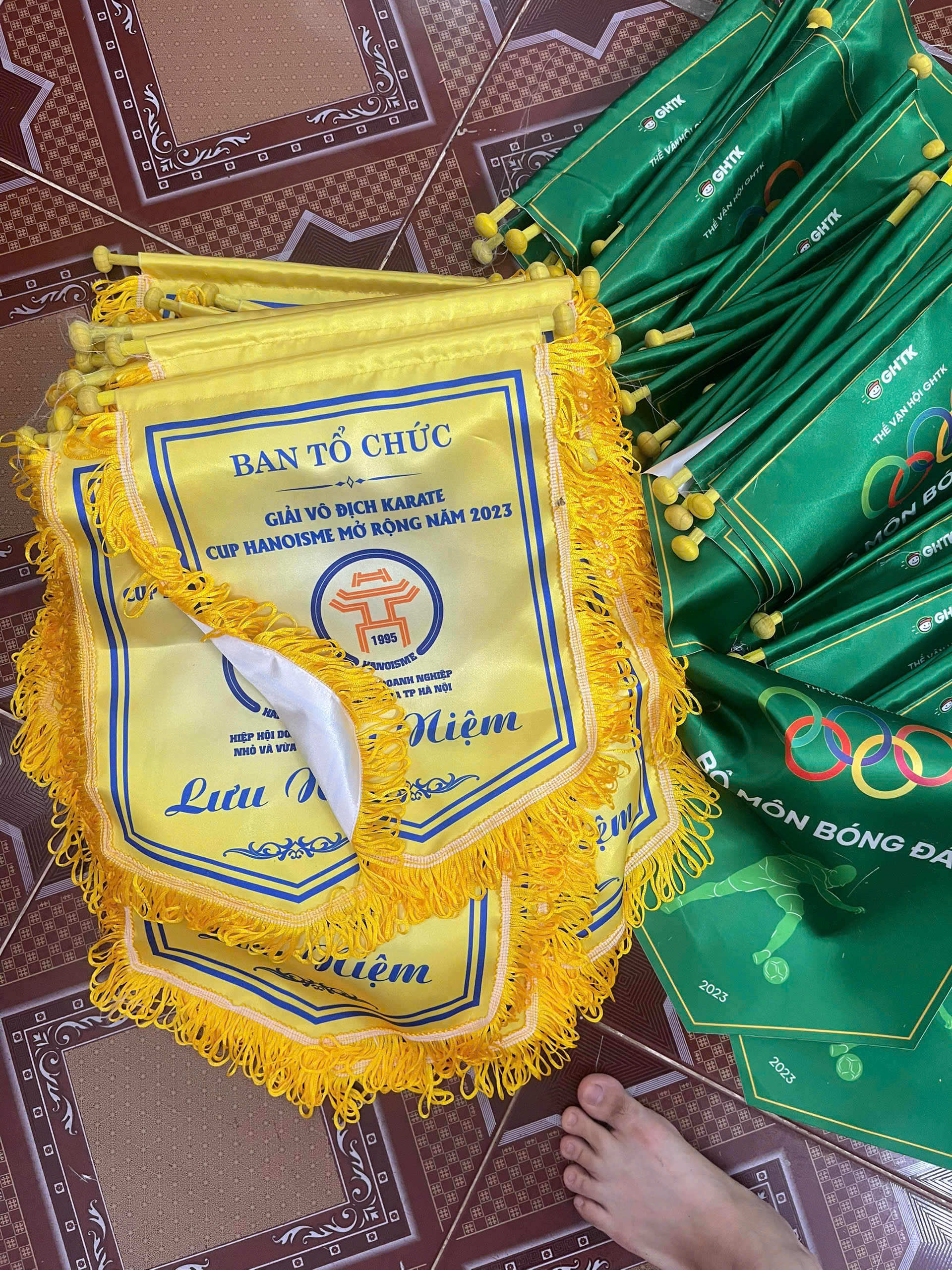 Cờ lưu niệm clb giá rẻ tại INCONI Hà Nội