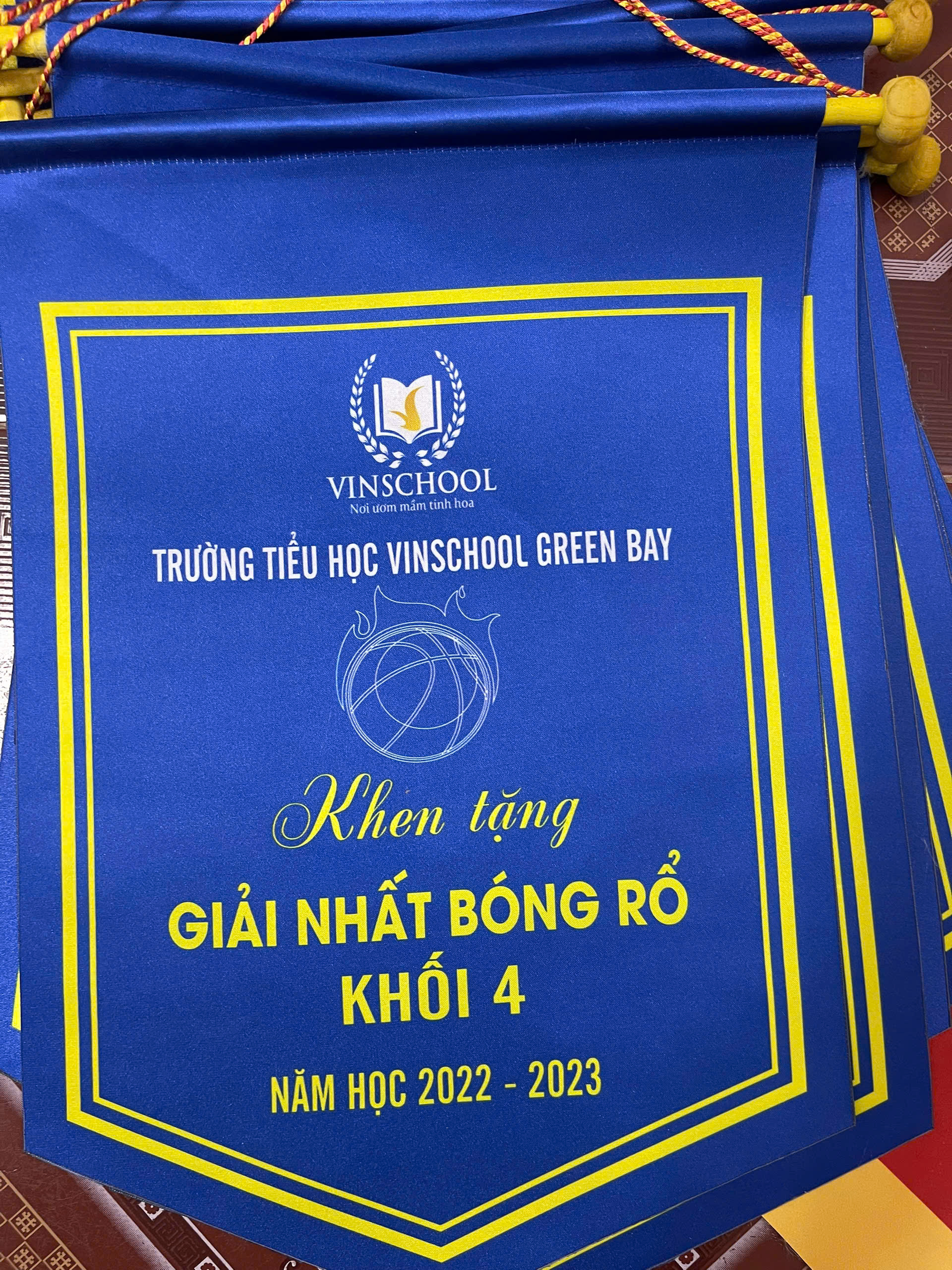 Giá Cờ Lưu Niệm - Xưởng In Cờ INCONI 3 Giá Cờ Lưu Niệm - INCONI sản xuất trực tiếp cờ lưu niệm giá rẻ