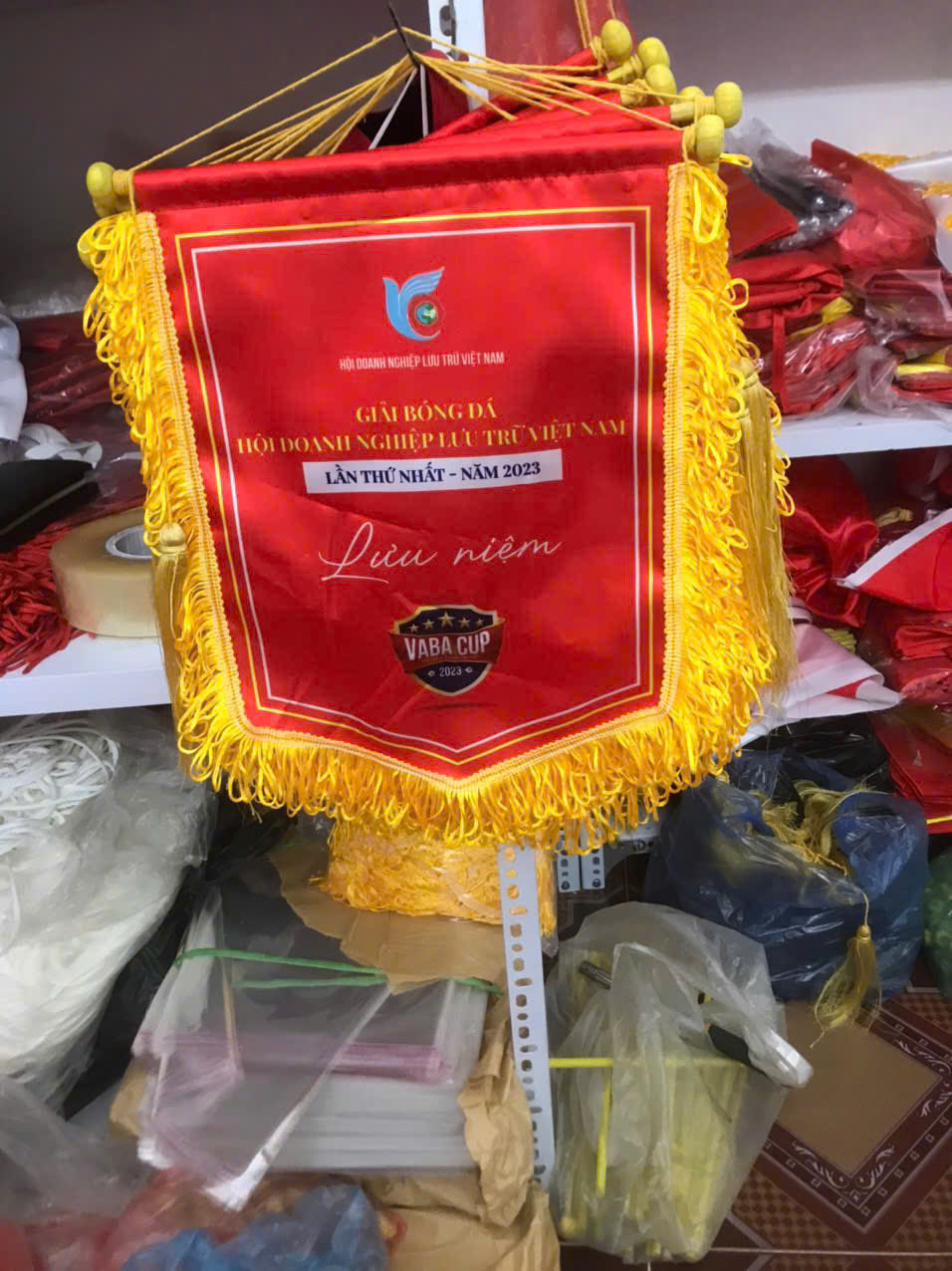 Đặt Cờ Lưu Niệm Thành Phố Hồ Chí Minh 4 Đặt cờ lưu niệm Thành Phố Hồ Chí Minh - INCONI