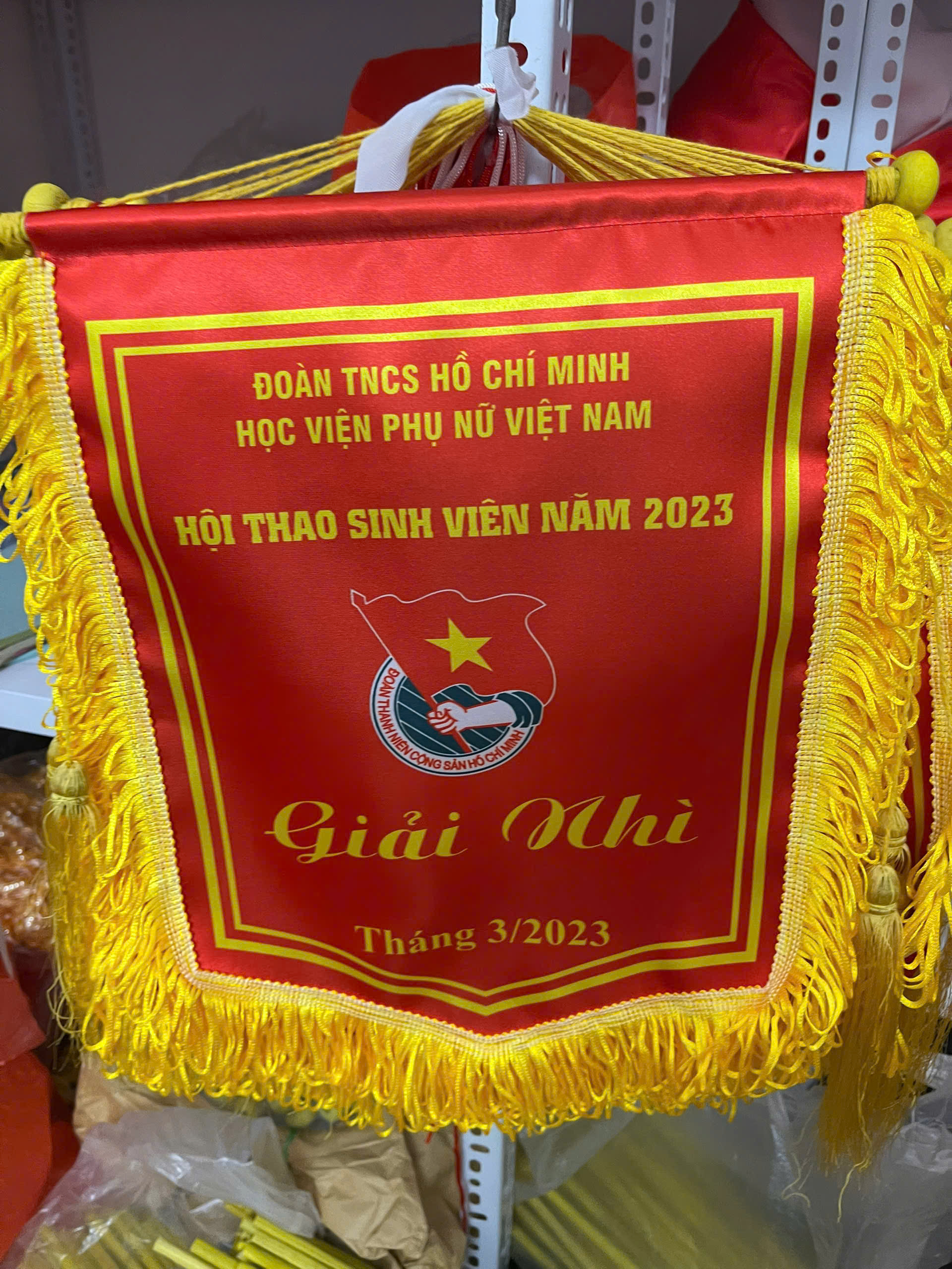 Cờ Lưu Niệm Tiếng Anh Là Gì 5 Cờ lưu niệm tiếng anh là gì - INCONI xưởng sản xuất cờ lưu niệm giá rẻ