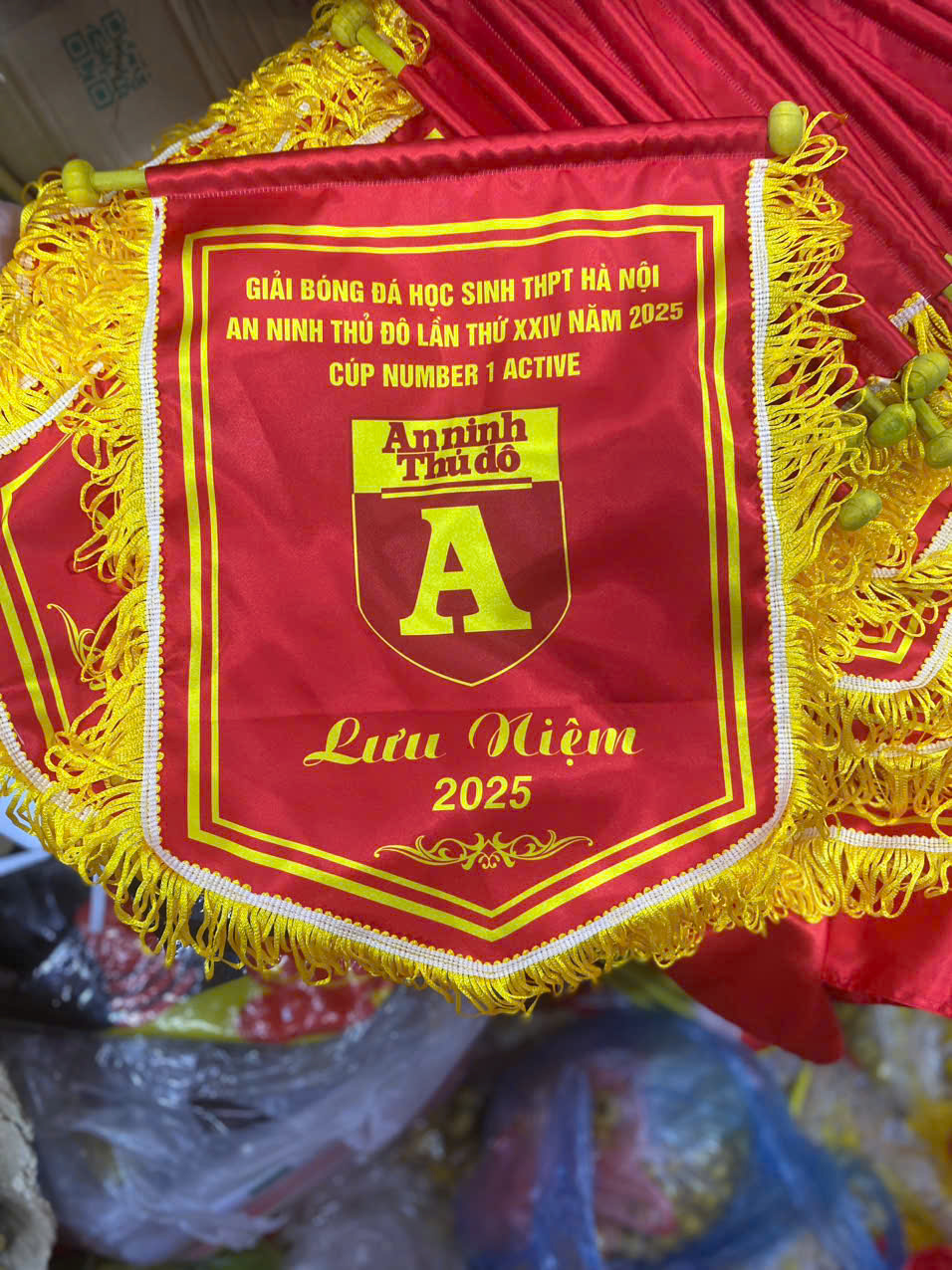 Cờ lưu niệm đá banh - INCONI