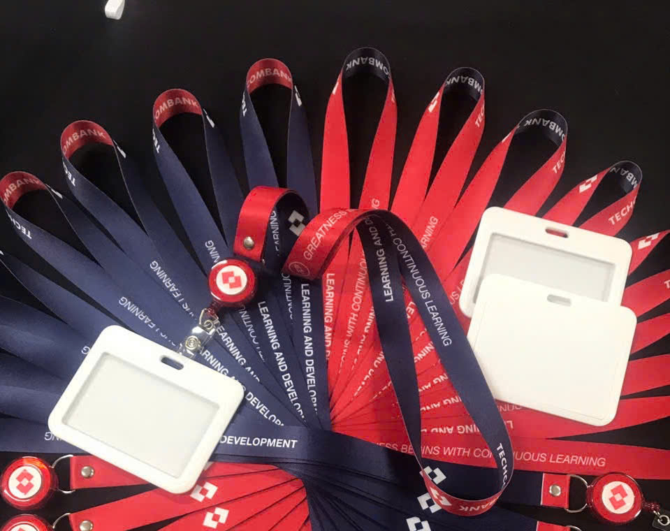 dây đeo thẻ nhân viên