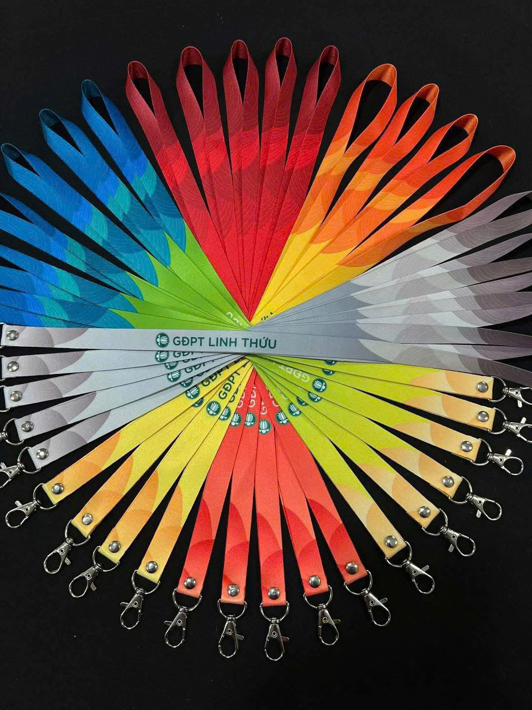 Dây đeo thẻ đi làm – Xưởng in INCONI tại Hà Nội 6 z7166905436032 b1c12da2c9ef4d4b858ae11f76f0730b