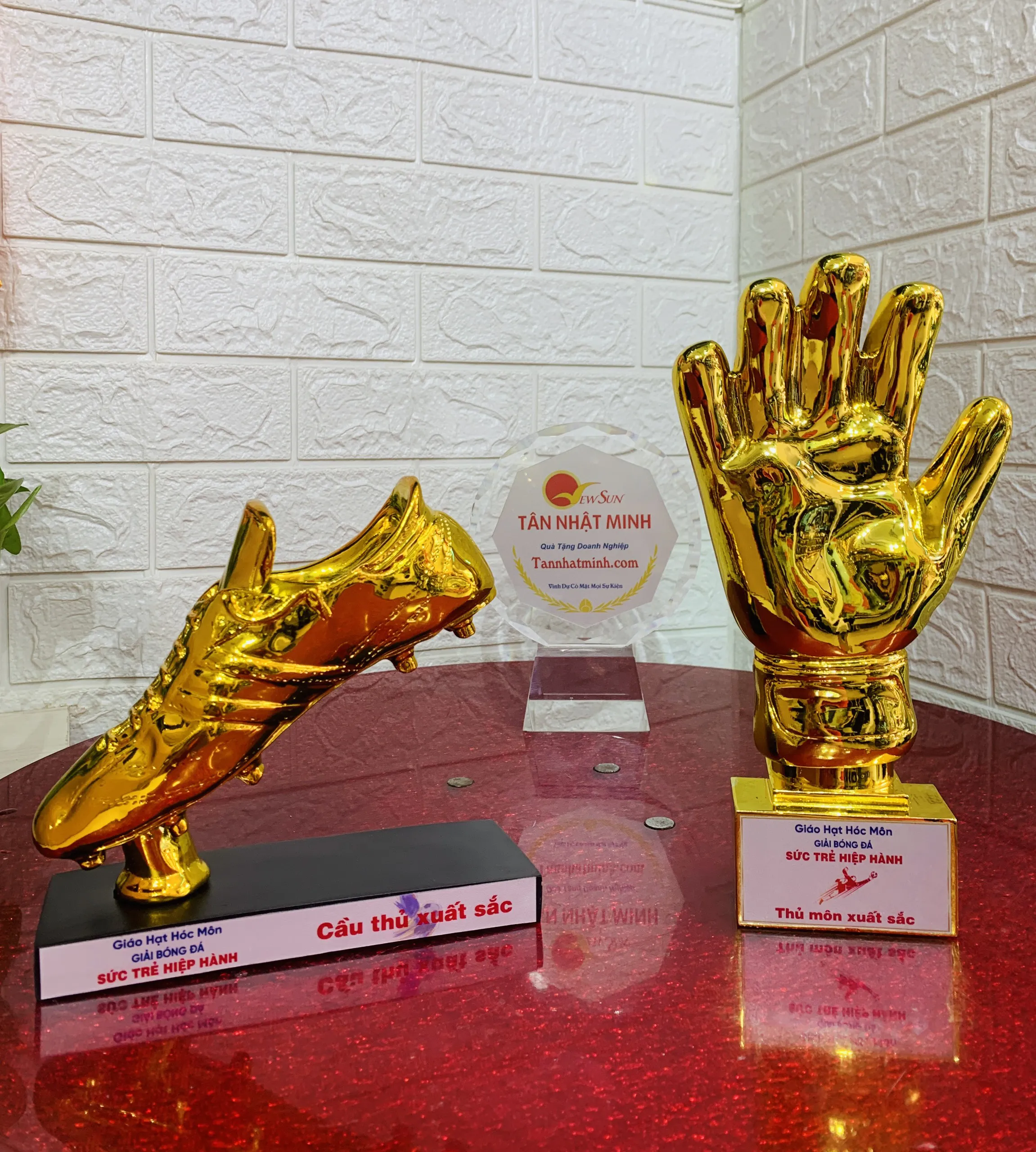 Giá cúp lưu niệm bóng đá - INCONI