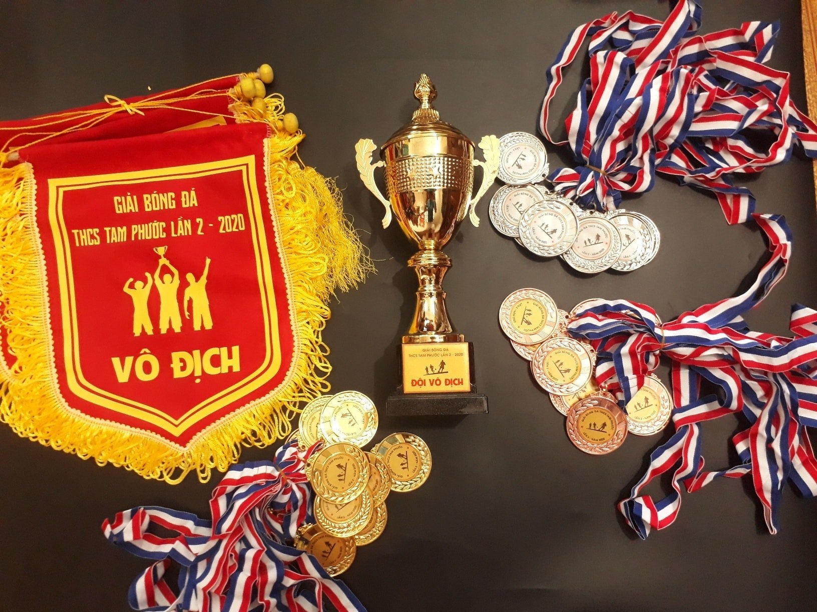 Bán Cúp Cờ Lưu Niệm - Xưởng INCONI Hà Nội 5 Bán cúp và cờ lưu niệm - INCONI