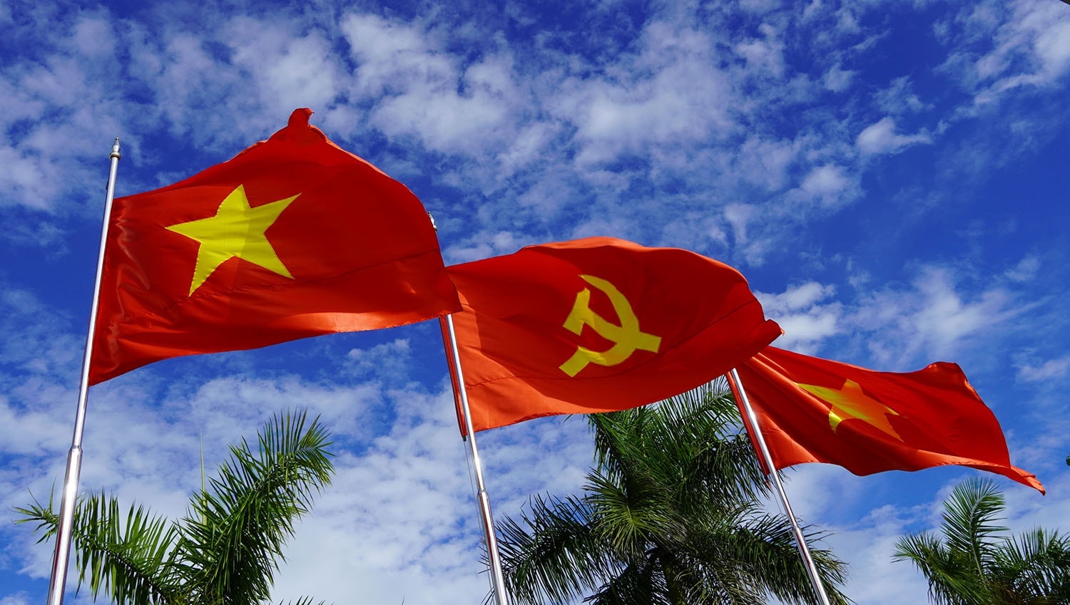 Cờ Đảng Treo Phòng Họp – Xưởng In Cờ INCONI tại Hà Nội