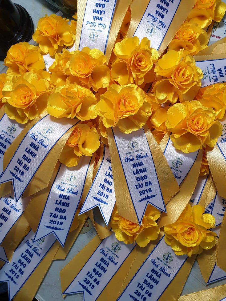 Hoa ài áo đại biểu hội nghị - INCONI