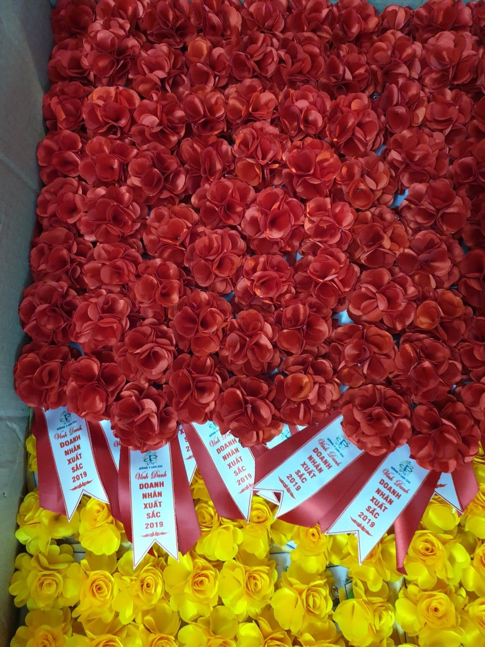 Hoa cài áo đại biểu cao cấp - INCONI