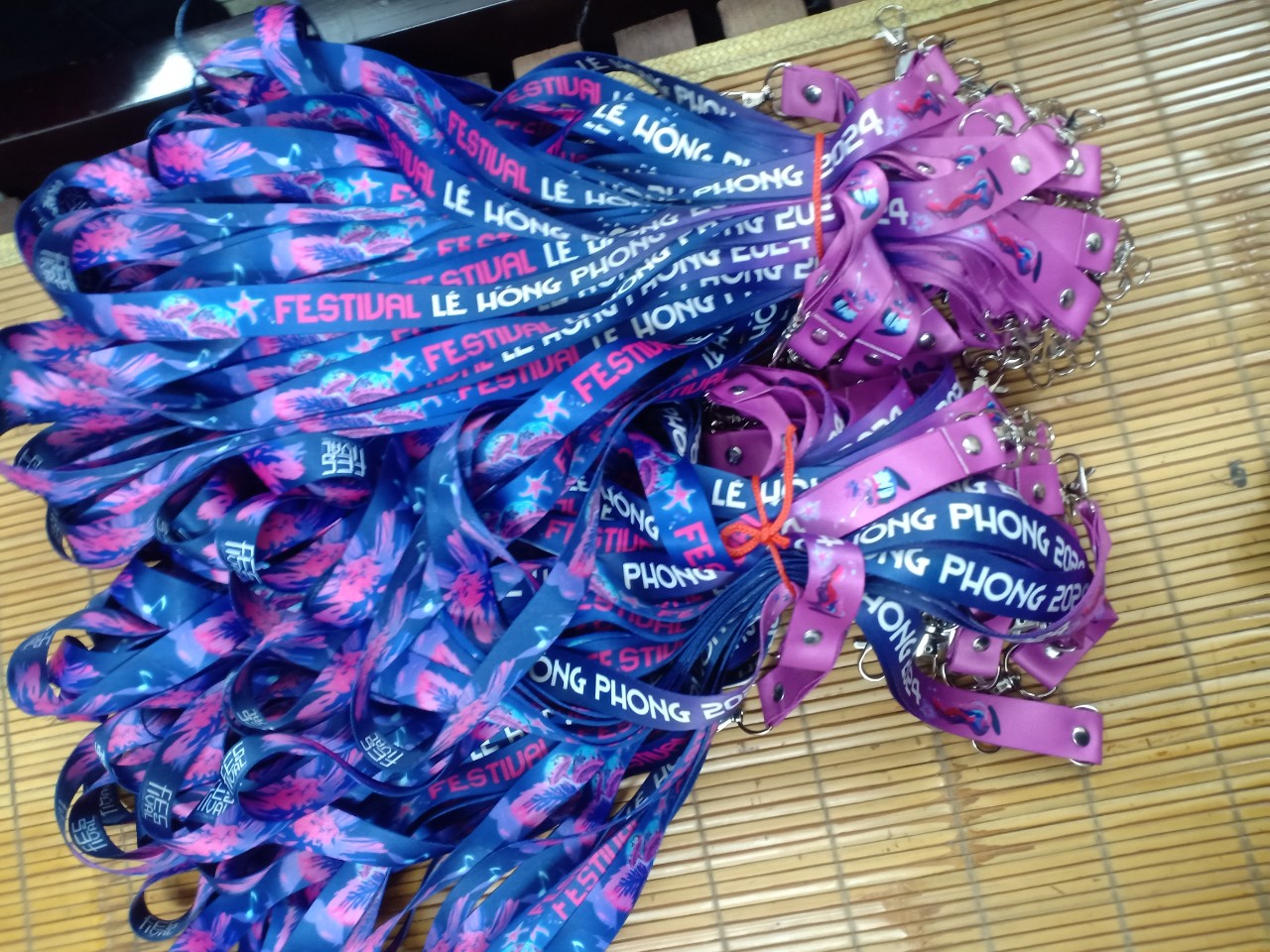 Dây đeo thẻ màu tím – Xưởng INCONI tại Hà Nội 4 15 1 1