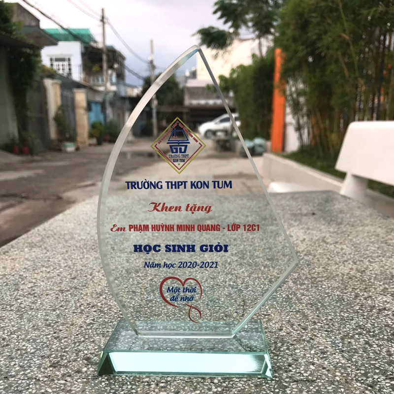 Cúp lưu niệm tốt nghiệp - INCONI