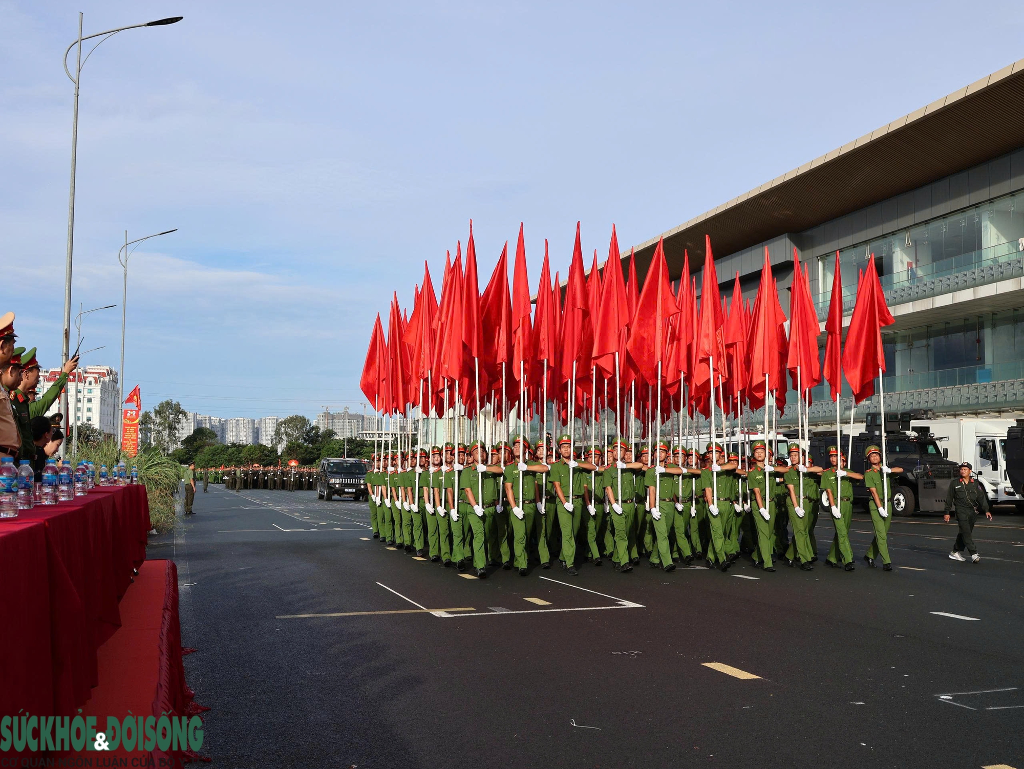 Cờ Hồng Kỳ nghi lễ - INCONI