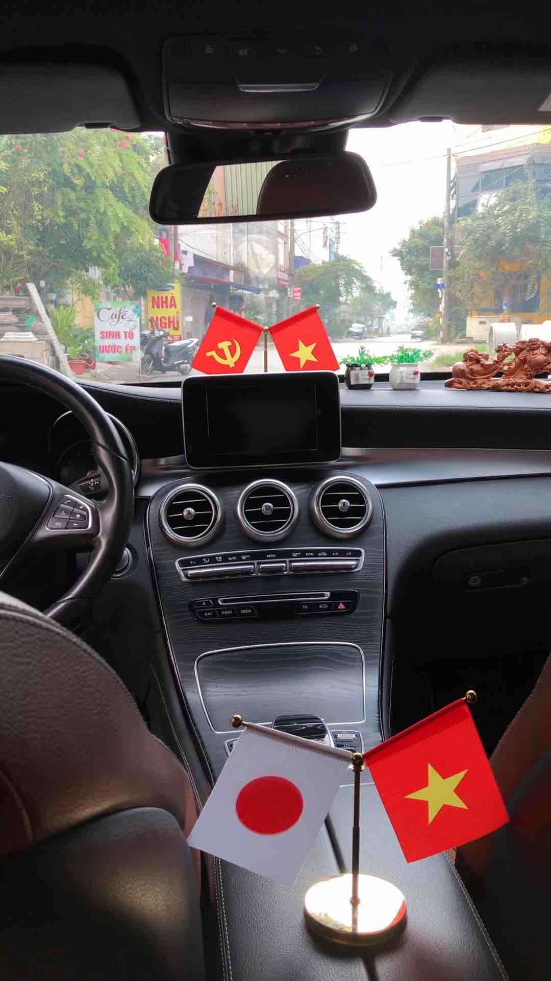 Cờ Tổ Quốc cắm ô tô – Xưởng in cờ INCONI tại Hà Nội 3 1d18aeae74523b4bdf6d056c91c8a36d