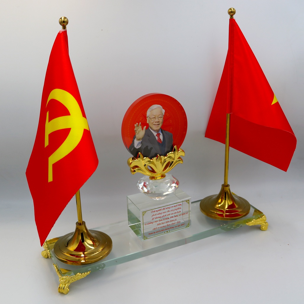 Cờ Tổ Quốc cắm ô tô – Xưởng in cờ INCONI tại Hà Nội 5 20240720 KQFWPhbops