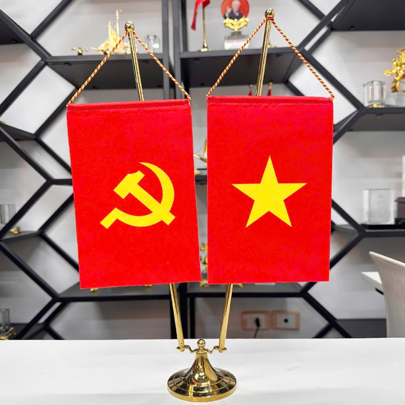 Bộ cờ Đảng và cờ Tổ Quốc để bàn – Xưởng in cờ INCONI tại Hà Nội 2 Bộ cờ Đảng và cờ Tổ Quốc để bàn – Xưởng in cờ INCONI tại Hà Nội