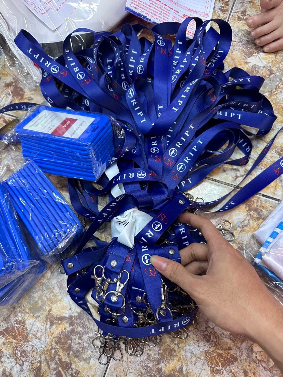 Dây đeo thẻ satin – xưởng INCONI Hà Nội 2 Dây đeo thẻ satin – xưởng INCONI Hà Nội