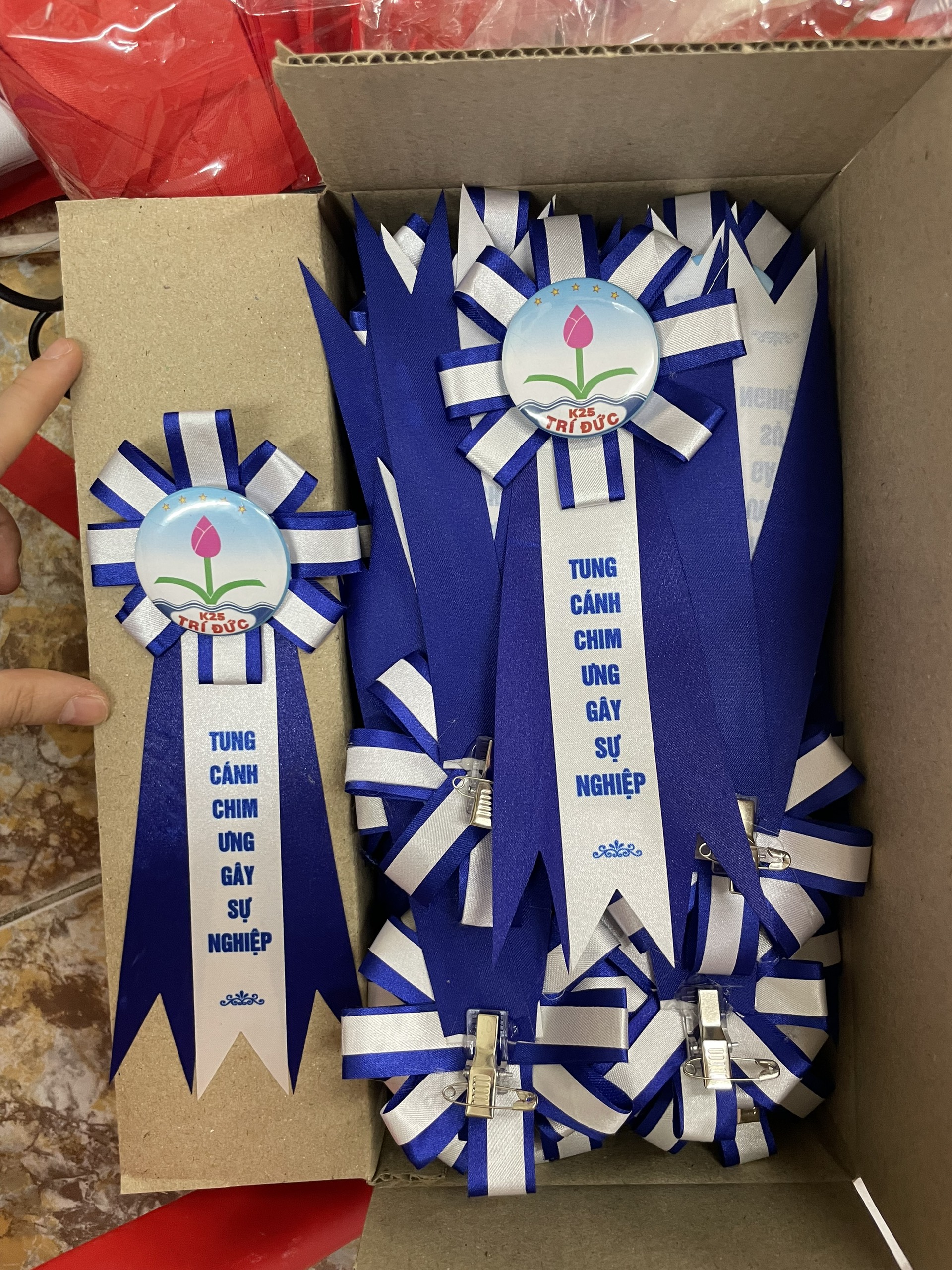 Địa Chỉ Làm Hoa Cài Áo Đại Biểu Tại Hà Nội - Xưởng INCONI Uy Tín 3 Địa chỉ làm hoa cài áo đại biểu tại Hà Nội - INCONI