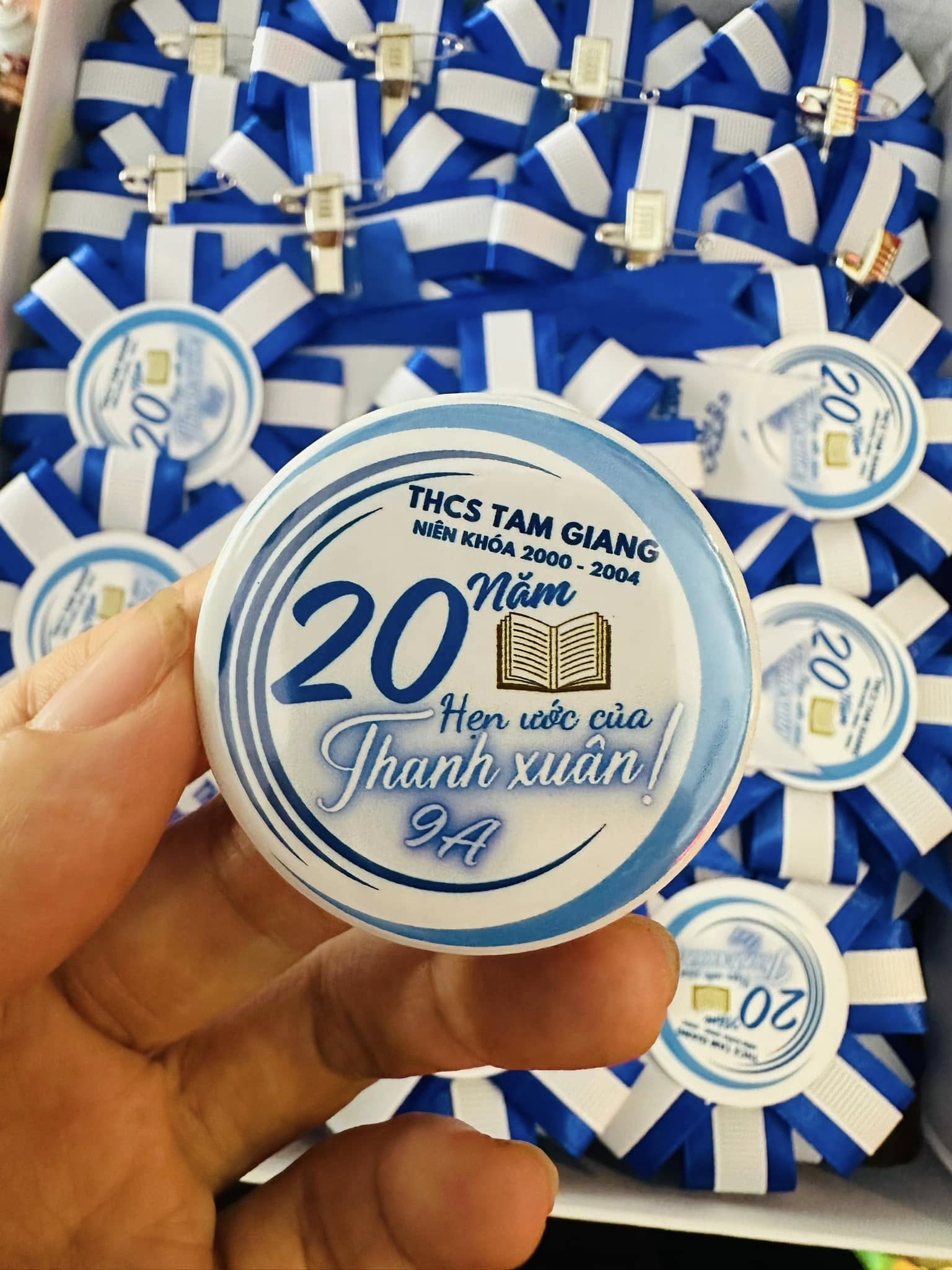 In Logo Lên Hoa Cài Áo Đại Biểu – Xưởng in INCONI