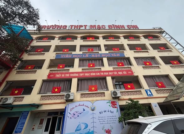 Cờ Tổ Quốc cho trường học – Xưởng in cờ INCONI tại Hà Nội