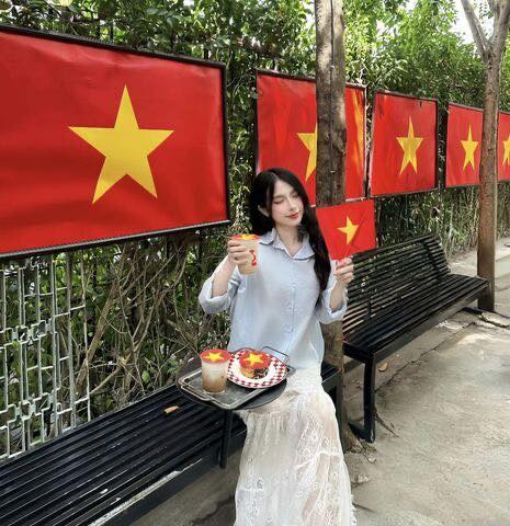 Cờ Tổ Quốc Ép Mêch Cứng – Bền Chắc, Sắc Nét Từ Xưởng INCONI Hà Nội