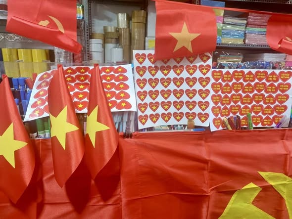 Mua Cờ Dây Sao Đảng Ở TP.HCM – Xưởng In Cờ INCONI Hà Nội