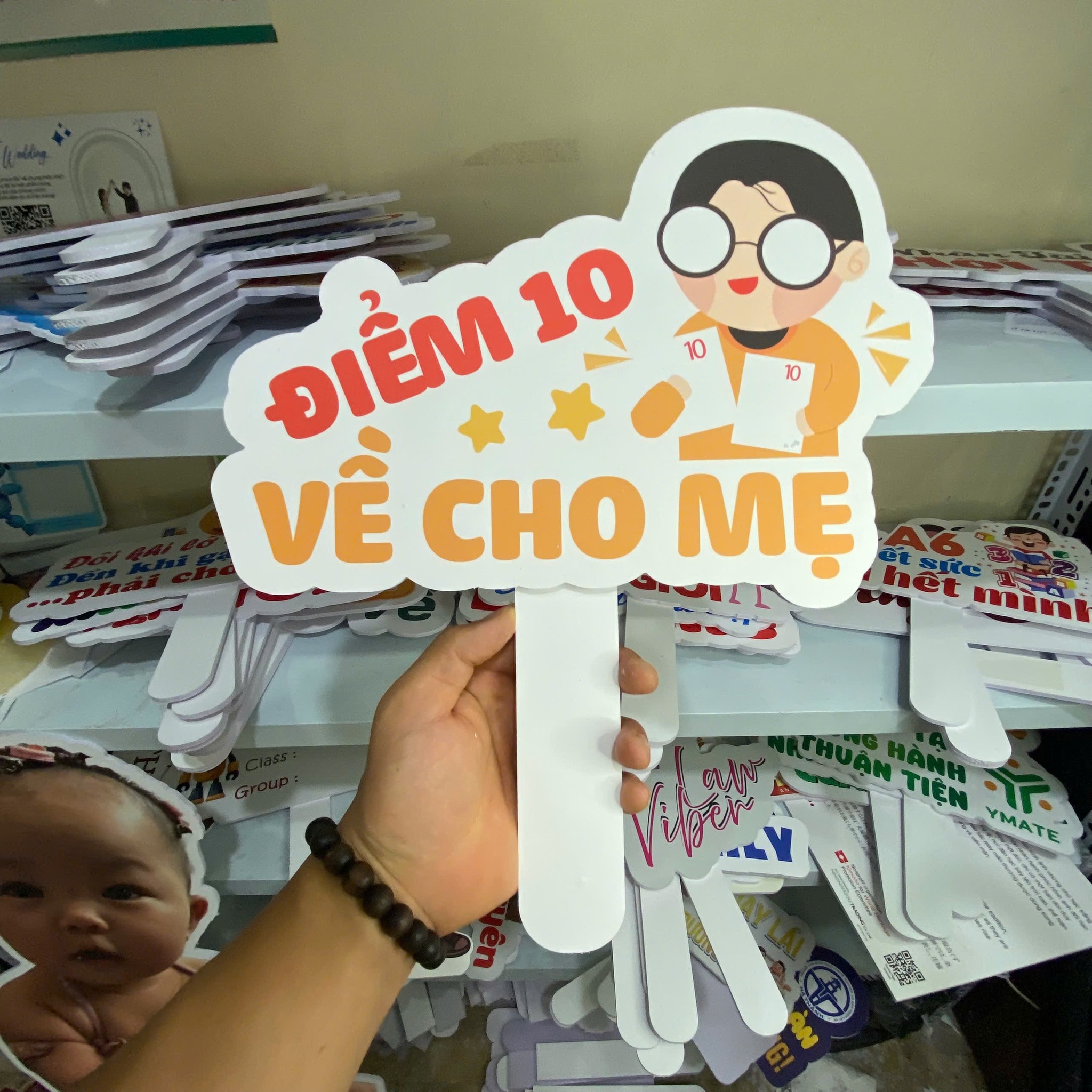 Hashtag cầm tay free thiết kế - INCONI