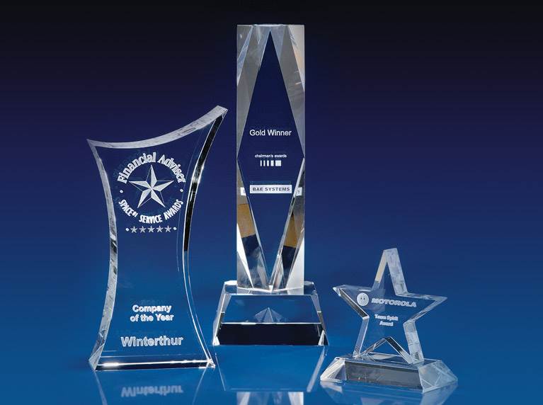 Bán cúp lưu niệm Đà Nẵng – Xưởng INCONI uy tín, chất lượng cao 3 Cúp lưu niệm thủy tinh giá bao nhiêu - INCONI