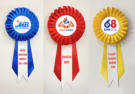 Hoa Cài Áo Đại Biểu Nam 3 Hoa cài áo đại biểu nam - INCONI