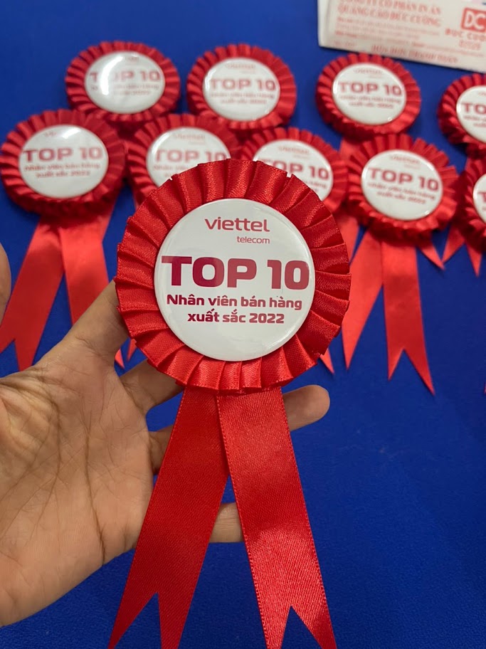 In Logo Trên Hoa Cài Áo Đại Biểu – Xưởng In INCONI