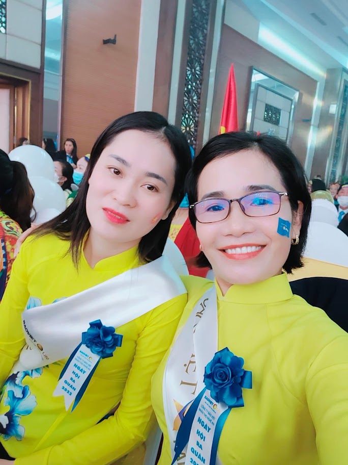 Hoa Cài Áo Đại Biểu Đồng Phục – Xưởng INCONI Hà Nội