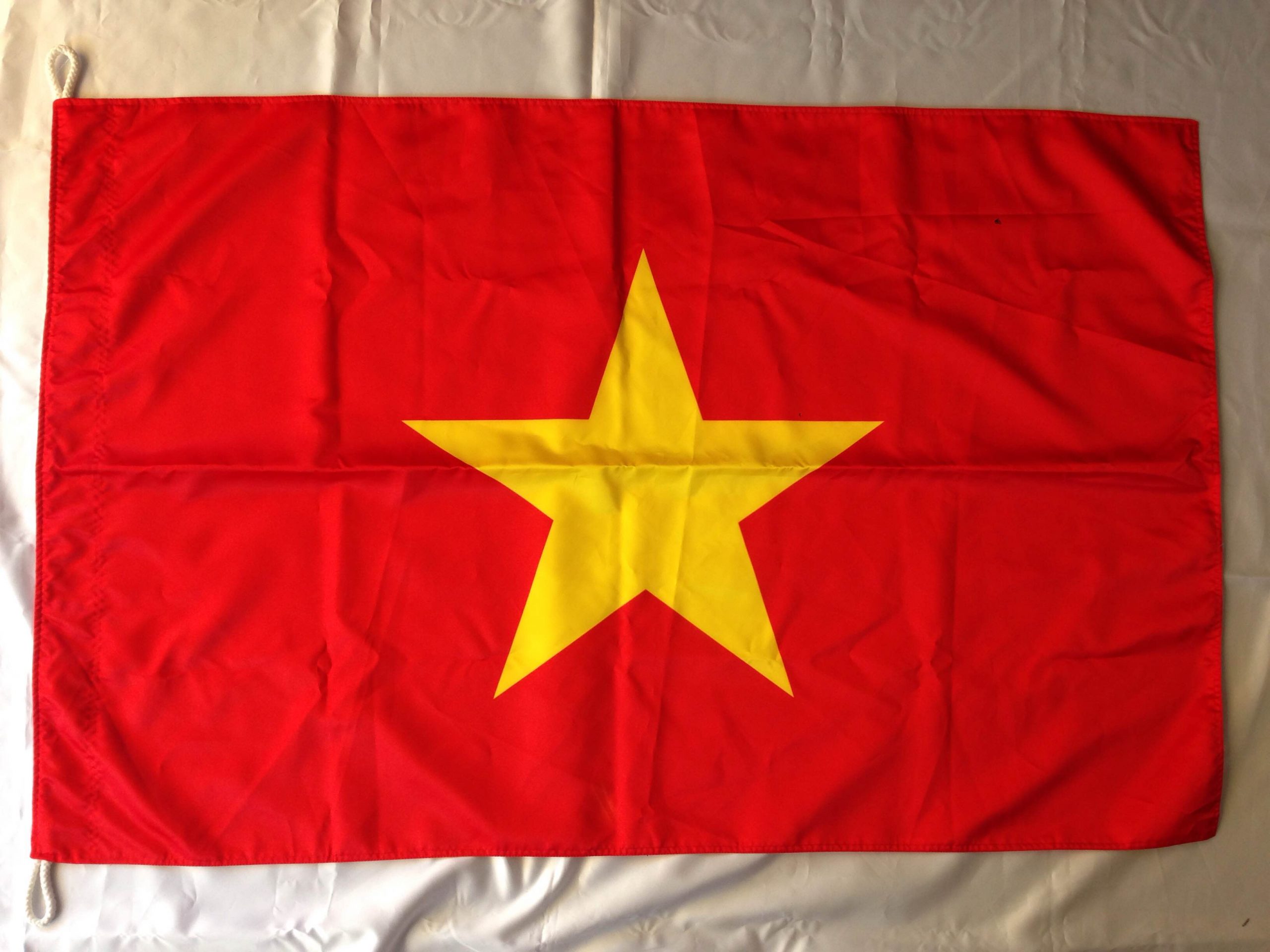 Sản xuất cờ Tổ Quốc chất lượng cao – Xưởng in cờ INCONI tại Hà Nội