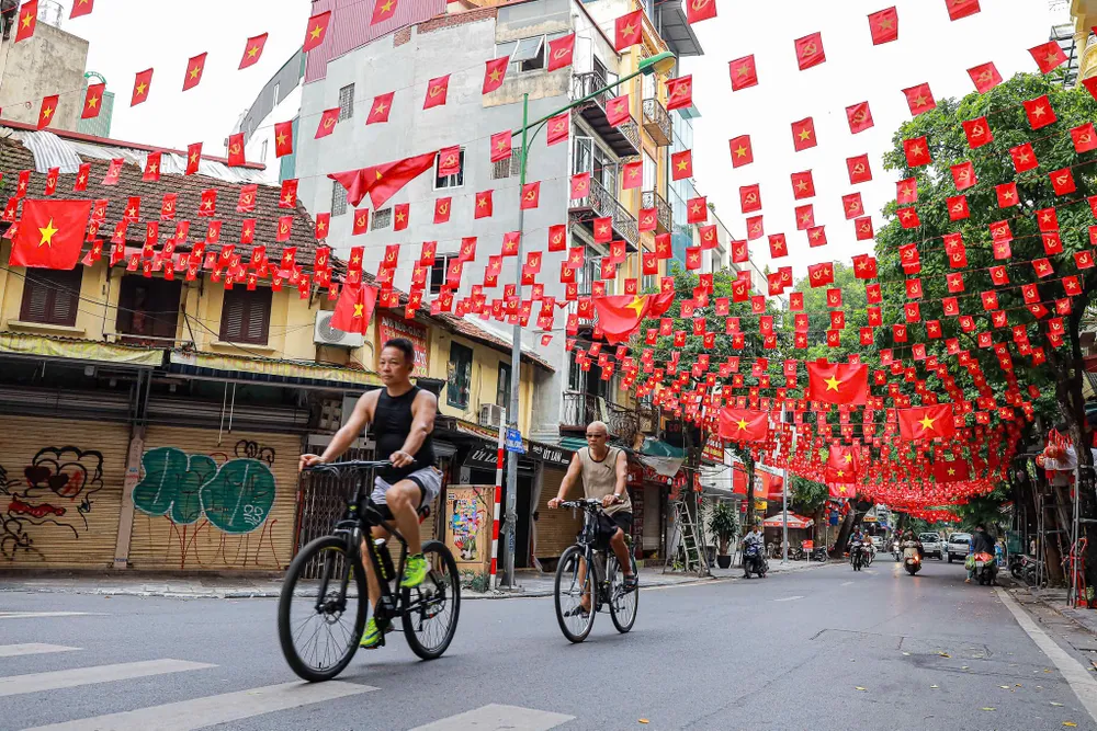 Mua Cờ Dây Việt Nam – Xưởng In Cờ INCONI Tại Hà Nội 6 co do sao vang 5 565 3570.jpg 1