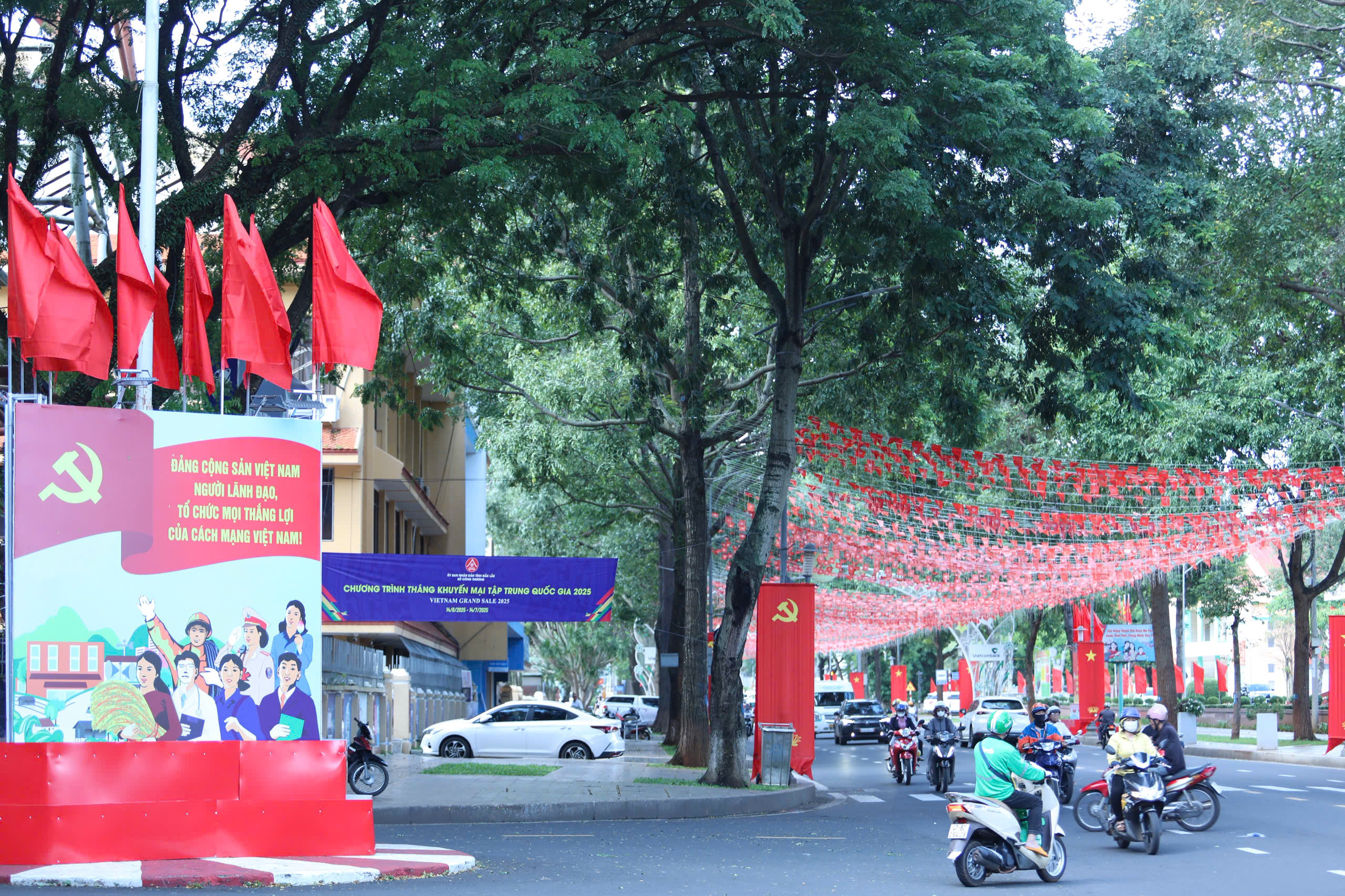 Xưởng Làm Cờ Hồng Kỳ Uy Tín - Xưởng INCONI Giá Rẻ 2 Xưởng làm cờ hồng kỳ uy tín - INCONI Hà Nội