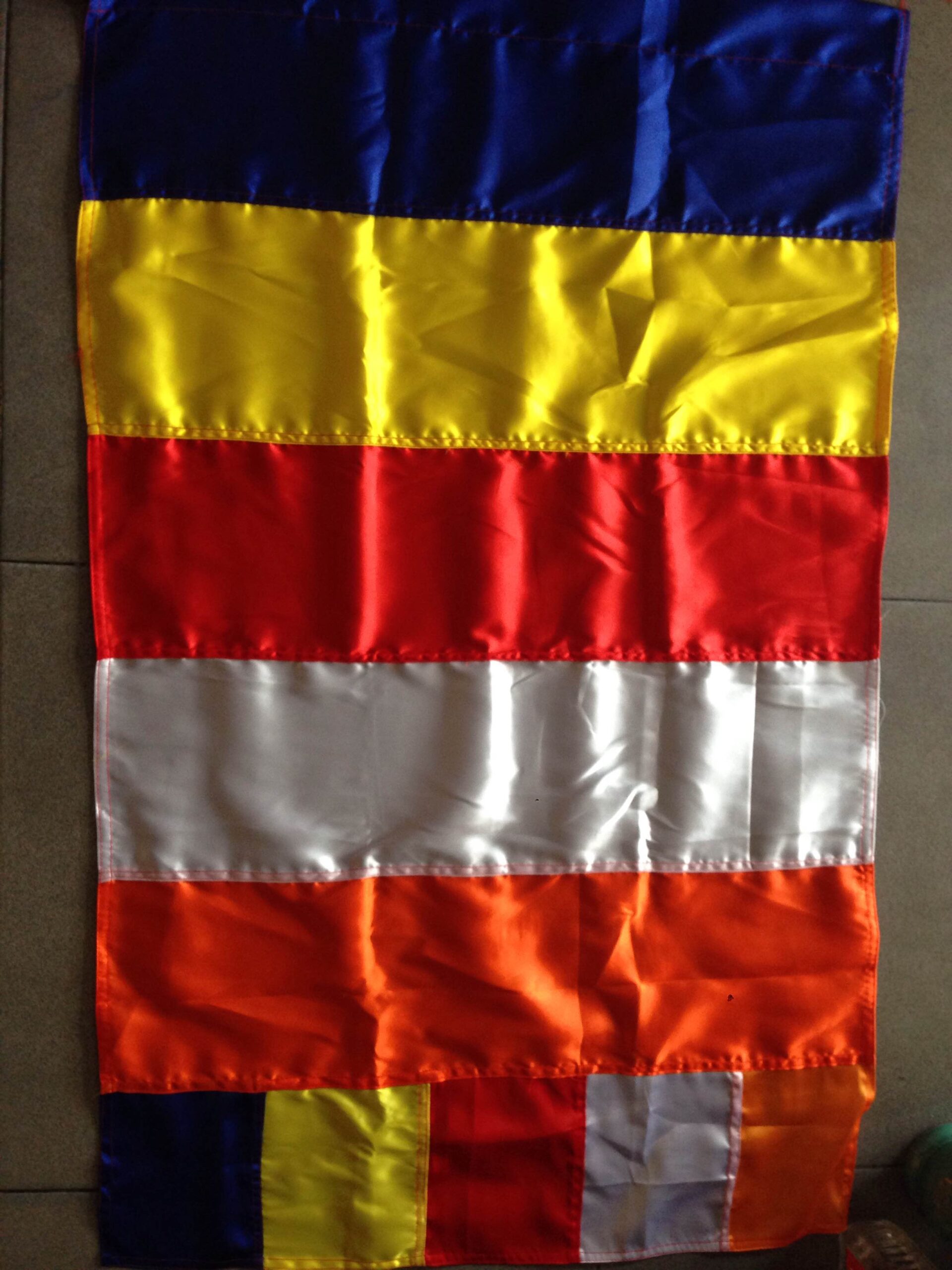 Cờ Phật giáo 5 màu – Xưởng in cờ INCONI tại Hà Nội