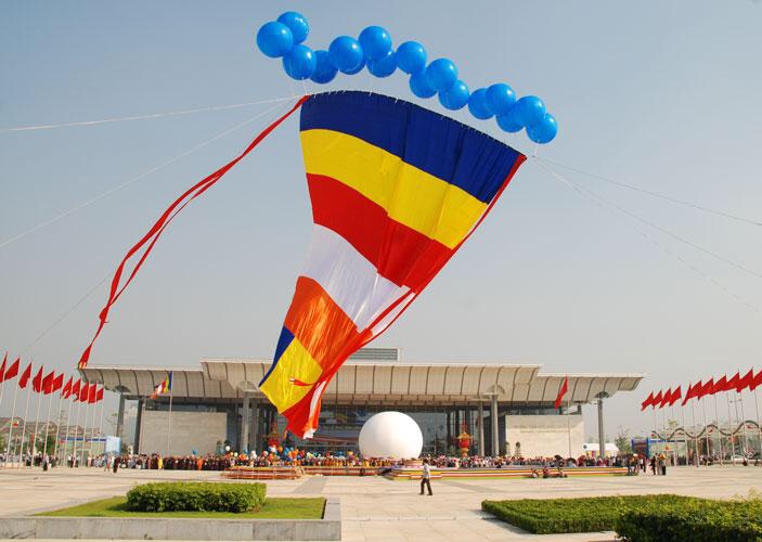 Xưởng may cờ Phật giáo – INCONI tại Hà Nội