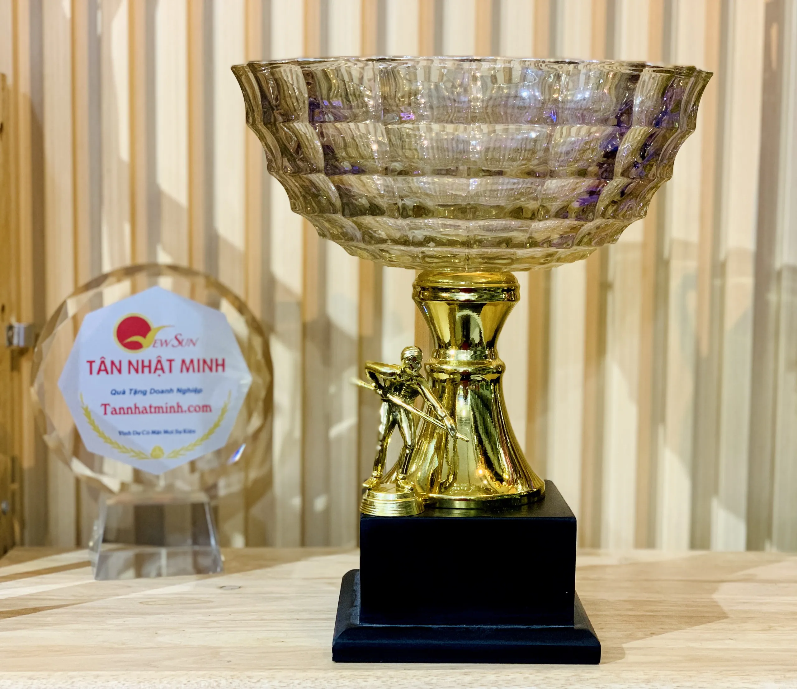 Shop Bán Cúp Lưu Niệm - Giá Rẻ Chất Lượng Cao - INCONI 4 Shop bán cúp lưu niệm - INCONI Hà Nội