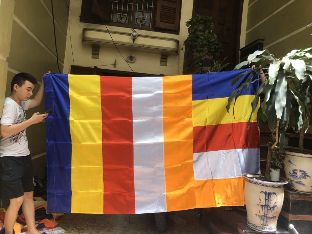 Cờ Phật khổ lớn – Xưởng in cờ INCONI Hà Nội