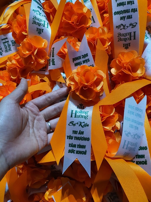 Đặt Hoa Cài Áo Đại Biểu Theo Yêu Cầu – Xưởng INCONI Hà Nội