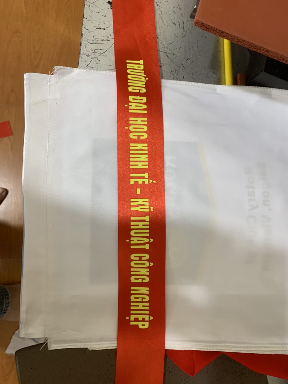 Băng Rôn Đeo Đầu Sự Kiện Ngoài Trời – Xưởng In Cờ INCONI