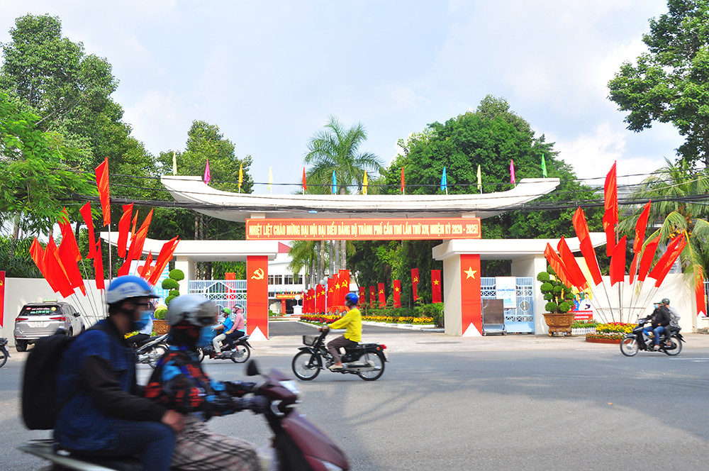 Cờ hồng kỳ trong đại hội - INCONI