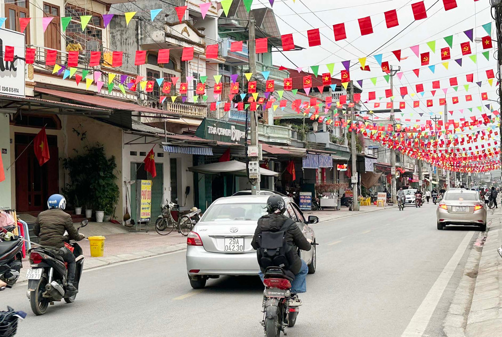 Cờ dây sao Đảng treo lễ hội – Xưởng in cờ INCONI Hà Nội 2 Cờ dây sao Đảng treo lễ hội – Xưởng in cờ INCONI Hà Nội