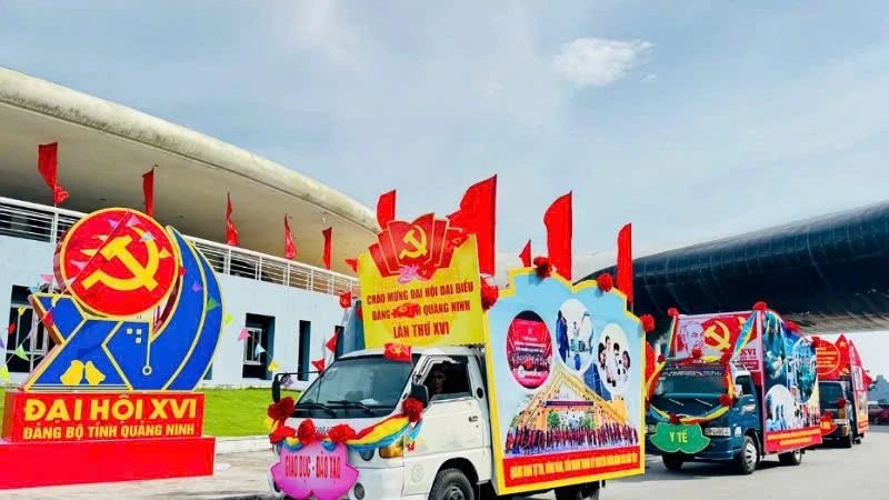 Cờ hồng kỳ trong đại hội - INCONI