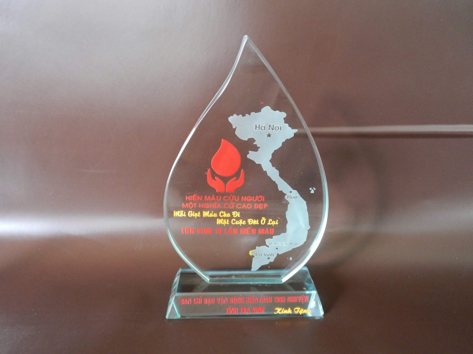 Thiết kế cúp lưu niệm – Xưởng INCONI sáng tạo, chất lượng cao, giá tận xưởng