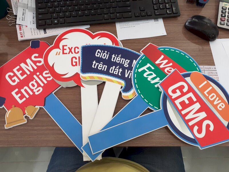 Hashtag cầm tay free thiết kế - INCONI